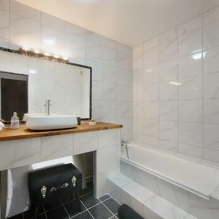 Panoramic View, 2 Bedroom, Monaco,riviera, Parking Apartment *