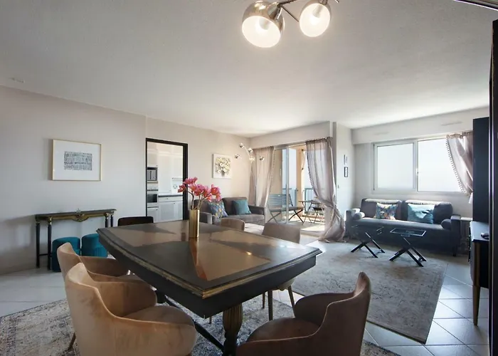 Panoramic View, 2 Bedroom, Monaco,riviera, Parking بوزولي