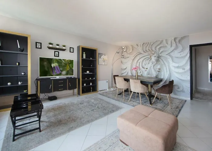 Panoramic View, 2 Bedroom, Monaco,riviera, Parking بوزولي